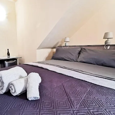 Gasthuis Via Cavour 19, Del Conte Iglesias