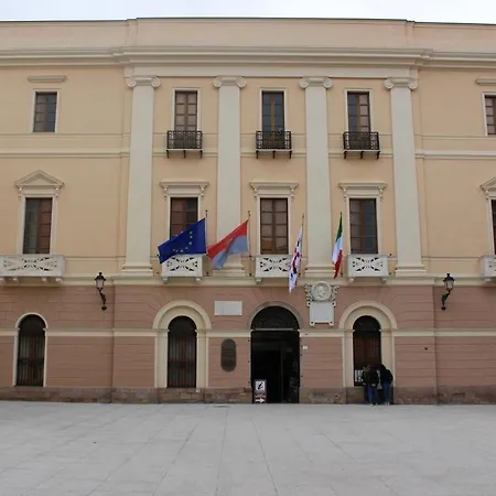 Via Cavour 19, Del Conte איגלסיאס