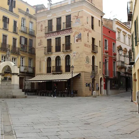 Via Cavour 19, Del Conte 3*