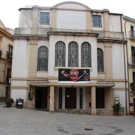 בית הארחה Via Cavour 19, Del Conte 3*