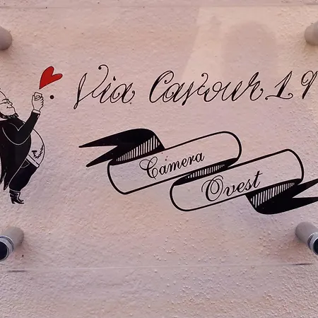 Via Cavour 19, Del Conte בית הארחה