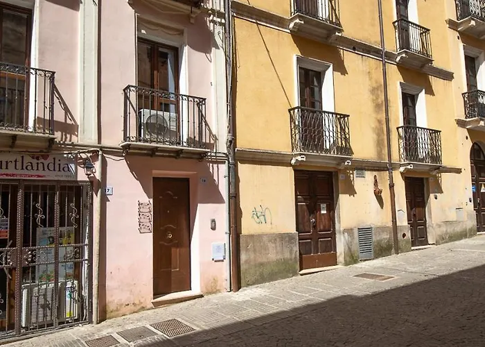 Via Cavour 19, Del Conte