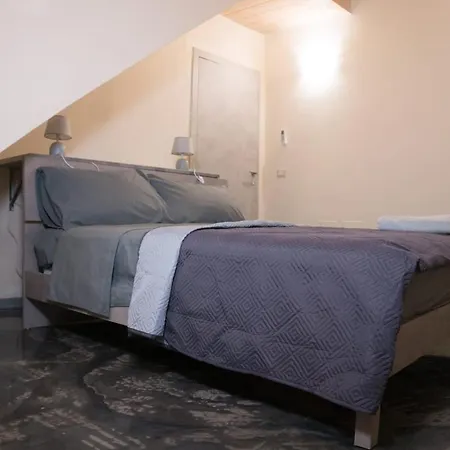 Via Cavour 19, Del Conte Iglesias