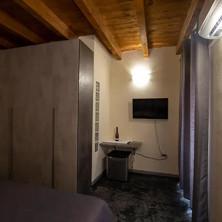 Guest house Via Cavour 19, Del Conte 3*