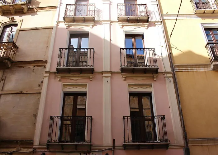 Via Cavour 19, Del Conte 3* إيغليزياس